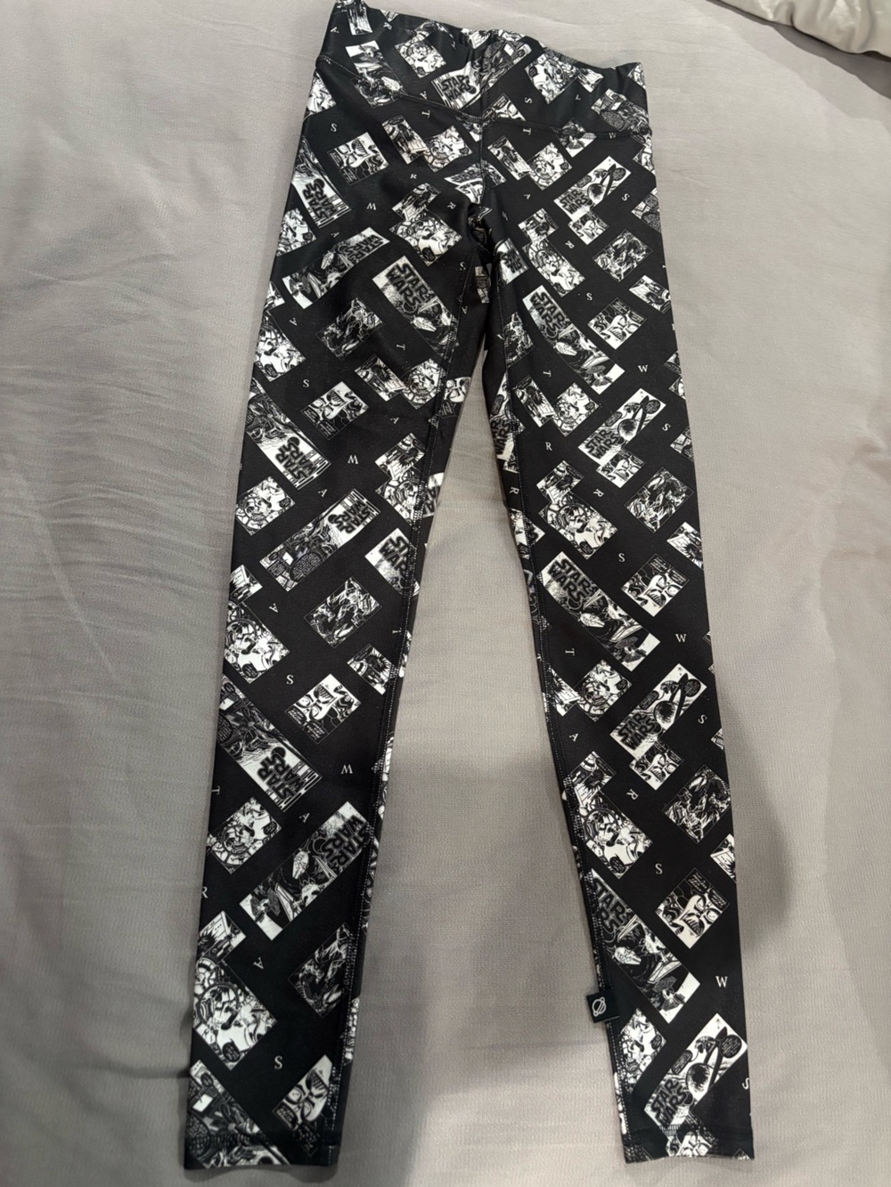 Terez Black & White Graphic Cropped Leggings